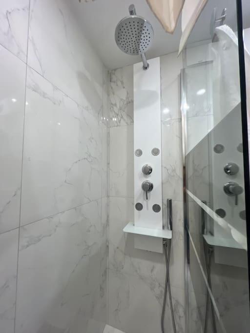 Maison Appartement Triplex Avec Jacuzzi Et Sauna แซงต์-เอเตียน ภายนอก รูปภาพ